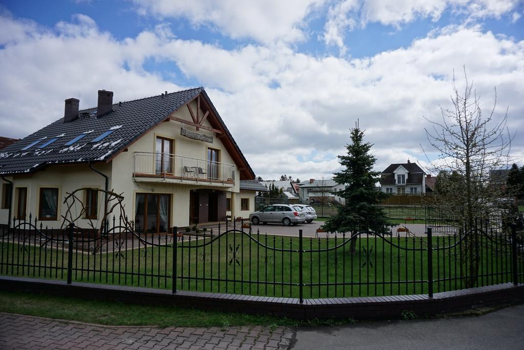 Gosciniec Klejnot Hotel Borowo Exterior photo