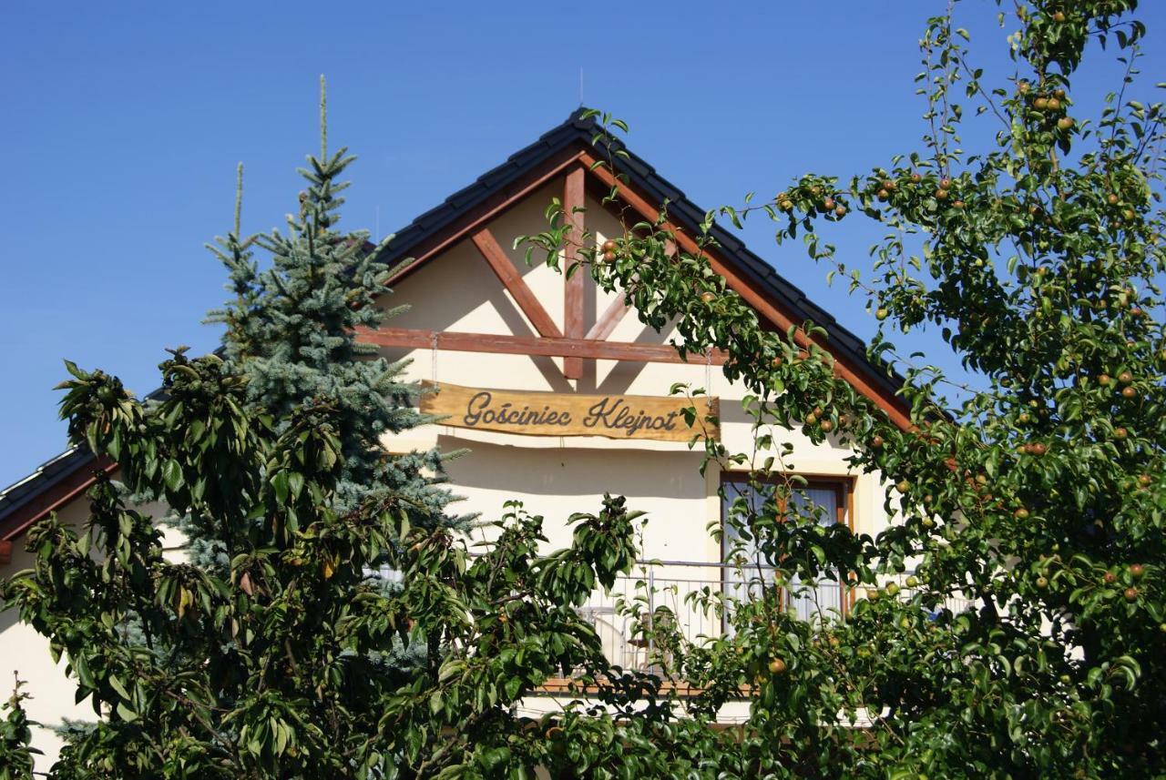 Gosciniec Klejnot Hotel Borowo Exterior photo