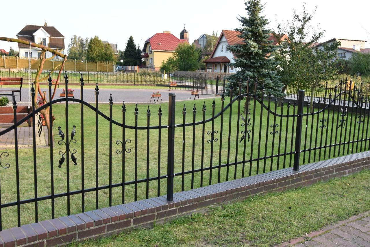 Gosciniec Klejnot Hotel Borowo Exterior photo